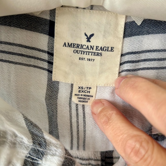Button-up Shirt Long Sleeve White Dark Gray Plaid by American Eagle Size XS - Picture 6 of 12